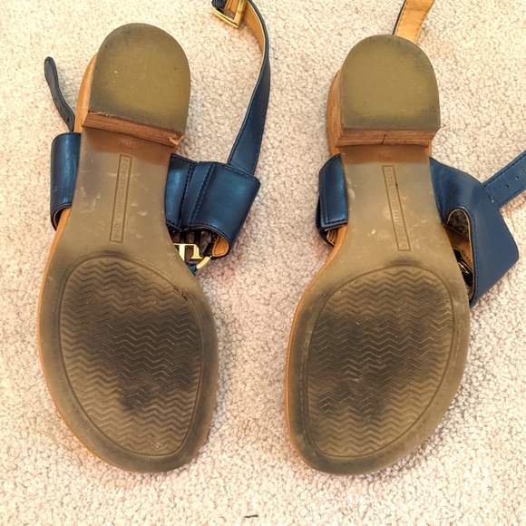 Tommy Hilfiger thong sandals, like new, worn twice, size 7 1/2 M - Picture 4 of 4